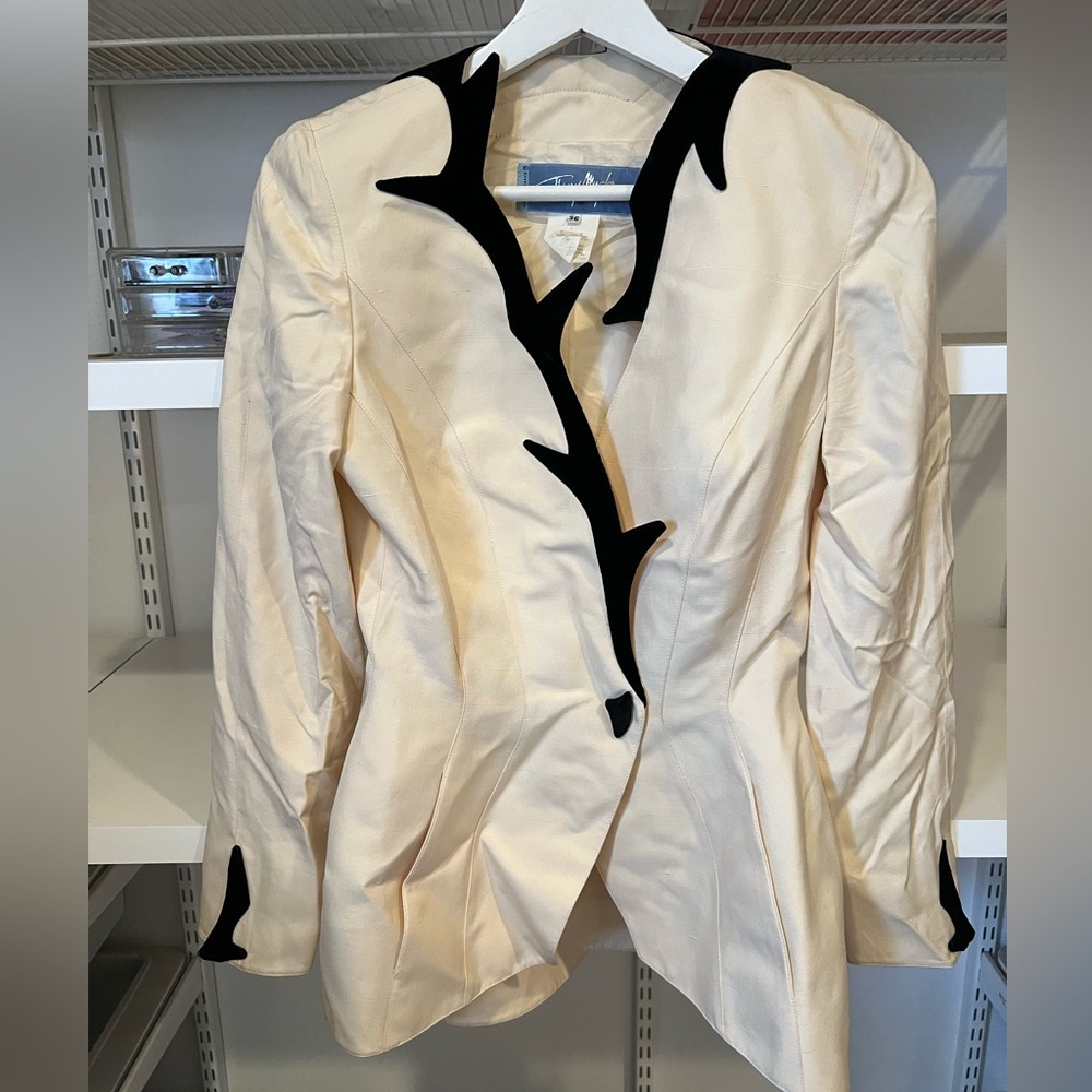 Thierry Mugler Vintage 1998 Off-White Peplum Blazer - Picture 2 of 5